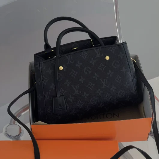 Сумка Louis Vuitton Montaigne Handbag in Monogram чорний