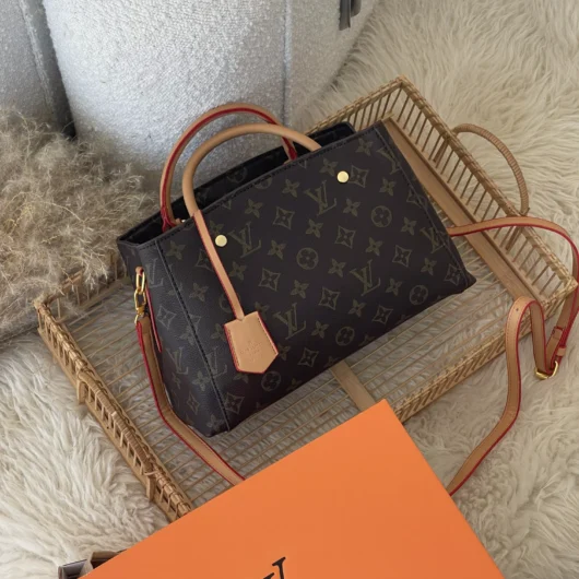 Сумка Louis Vuitton Montaigne Handbag in Monogram коричневий
