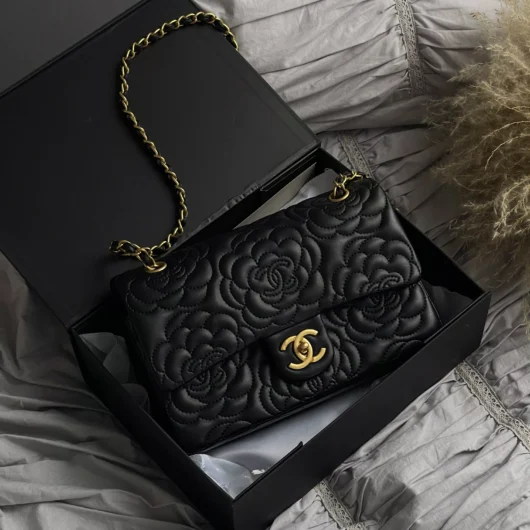 Жіноча сумка Chanel Classic Double Flap Bag Camellia чорний золото