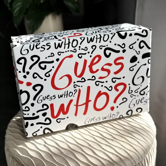 Коробка Guess WHO маленька