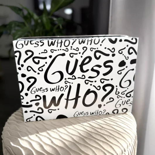 Коробка Guess WHO маленька