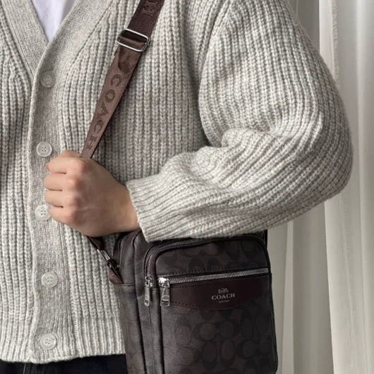 Чоловіча сумка мессенджер через плече Coach коричневий