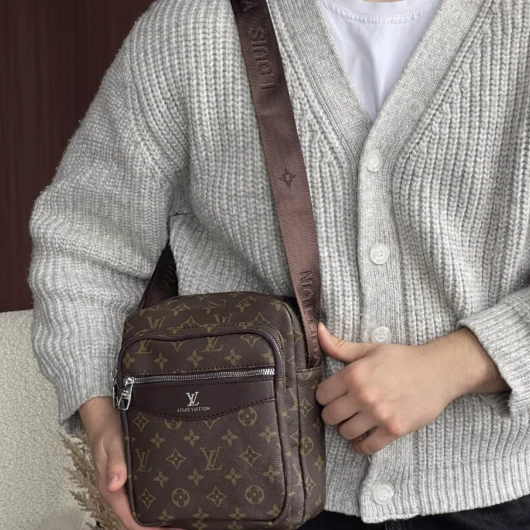 Чоловіча сумка мессенджер через плече Louis Vuitton коричневий