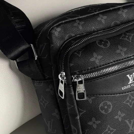 Чоловіча сумка мессенджер через плече Louis Vuitton чорний
