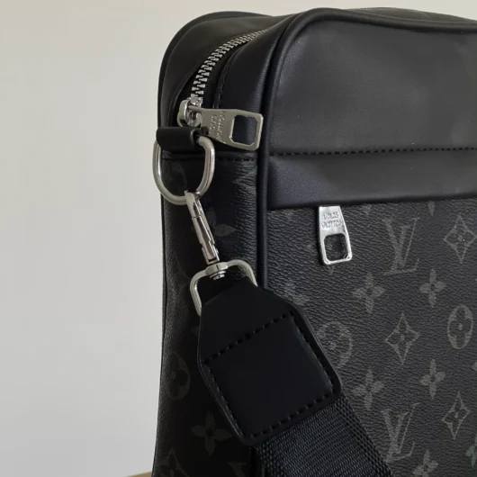 Чоловіча сумка мессенджер через плече Louis Vuitton чорний