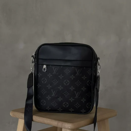 Чоловіча сумка мессенджер через плече Louis Vuitton чорний