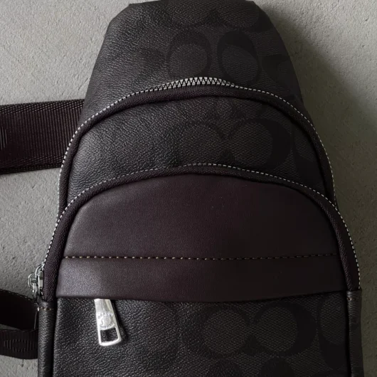 Чоловіча сумка слинг через плече Coach коричневий