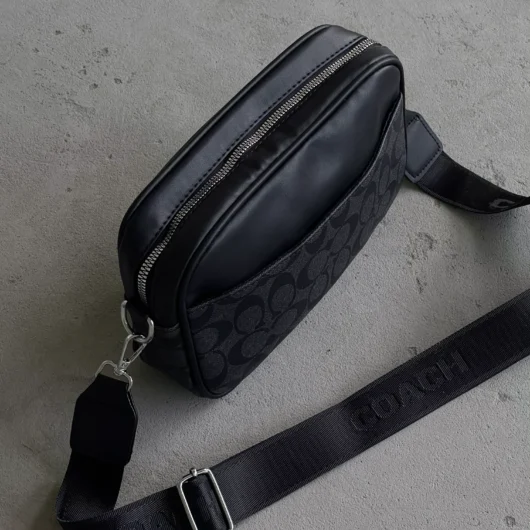 Чоловіча сумка кросс боді Graham Crossbody Coach чорний