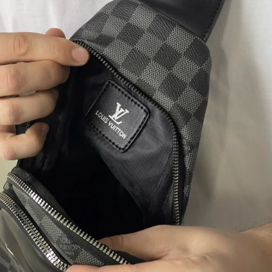 Чоловіча сумка слинг через плече Louis Vuitton чорно-сірий