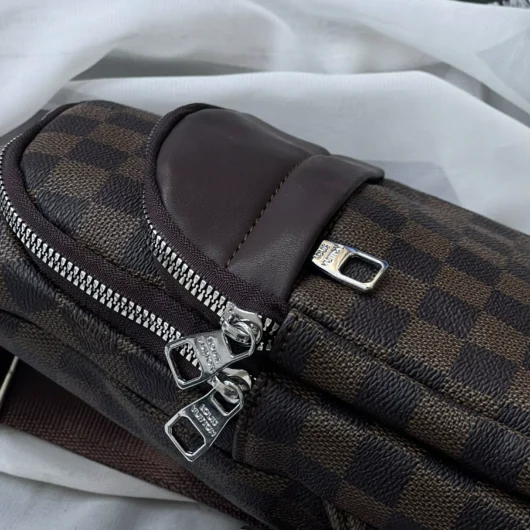 Чоловіча сумка слинг через плече Louis Vuitton коричневий в клітку