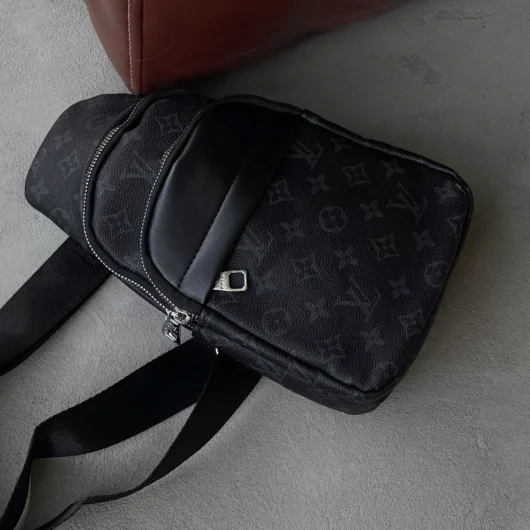 Чоловіча сумка слинг через плече Louis Vuitton чорний