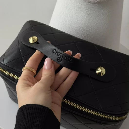 Жіноча косметичка Chanel чорний золото