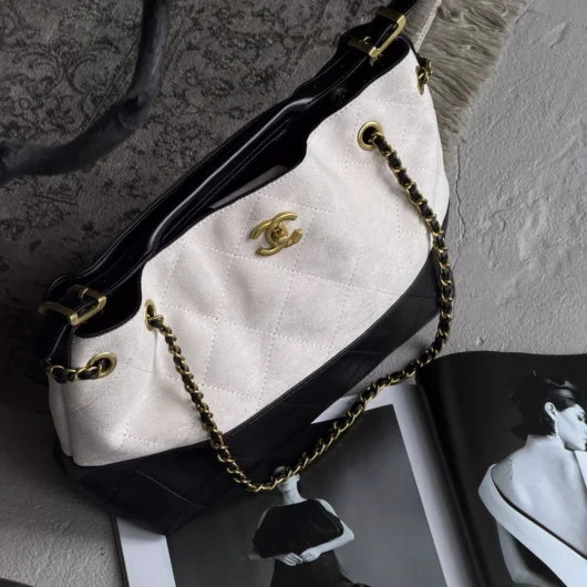 Сумка Chanel Metiers D’art Bag молочний