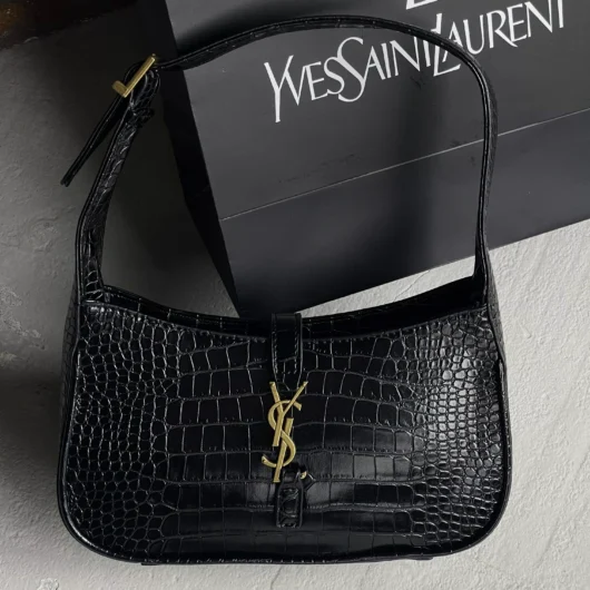Сумка Yves Saint-Laurent Hobo Le 5 À 7 чорний рептилія
