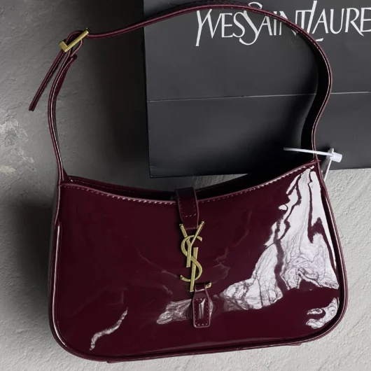 Сумка Yves Saint-Laurent Hobo Le 5 À 7 бордовий лаковий