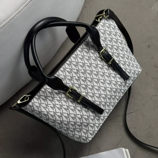 Сумка жіноча Michael Kors Moore small tote bag білий