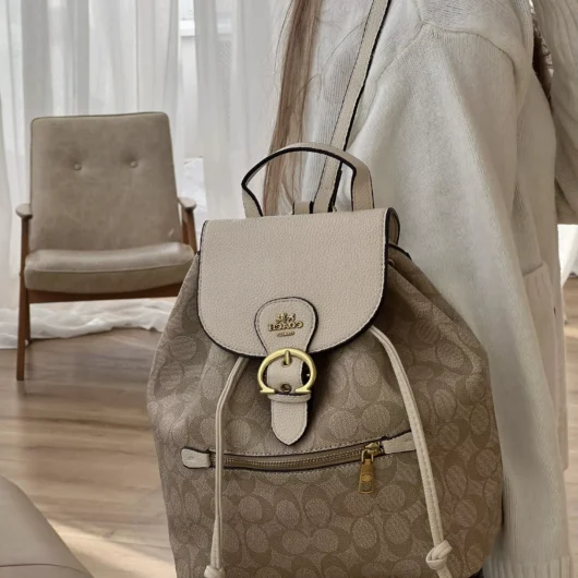 Рюкзак жіночій Coach Kleo Backpack молочний