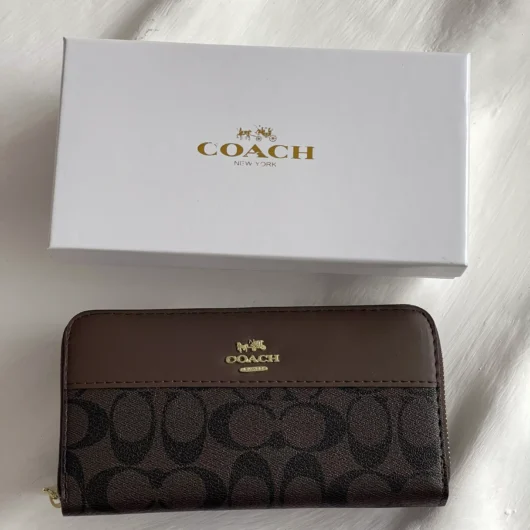 Гаманець Coach Signature Accordion Zip Wallet коричневий