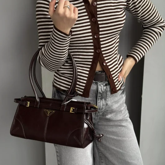 Сумка Prada Bonnie Medium Leather Handbag бургунді