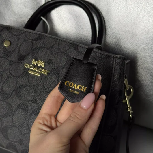 Сумка жіноча Coach через плече чорний