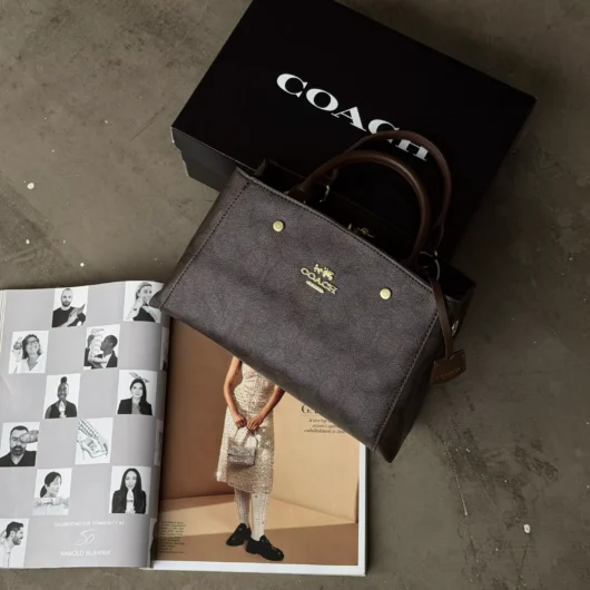 Сумка жіноча Coach через плече шоколадний