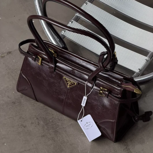 Сумка Prada Bonnie Medium Leather Handbag бургунді