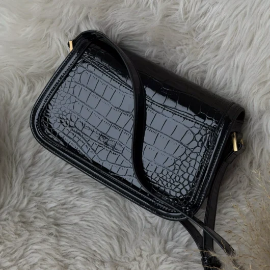 Жіноча  сумка Saint Laurent Solferino medium leather shoulder bag чорний рептілія
