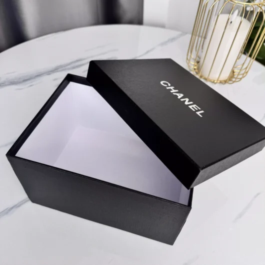 Коробка Chanel маленька