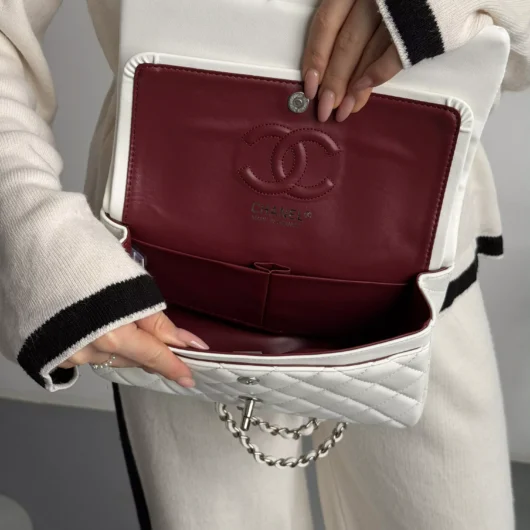 Жіноча сумка Chanel Classic Double Flap Bag білий срібло