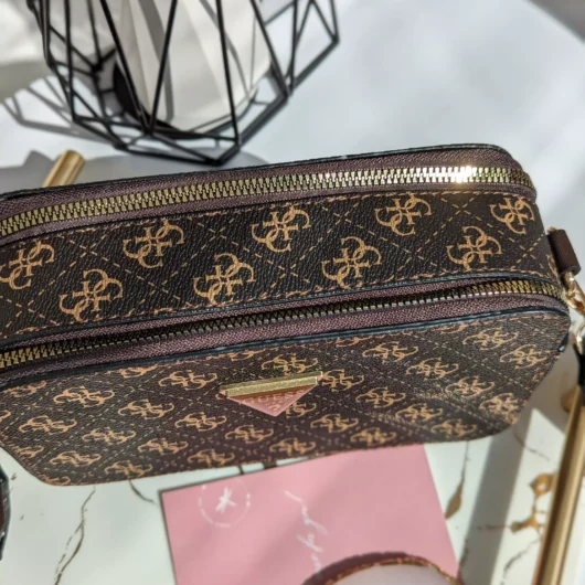Сумочка Guess кросс-боді коричневий темний