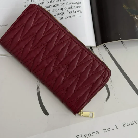 Гаманець Miu Miu стеганий бордовий