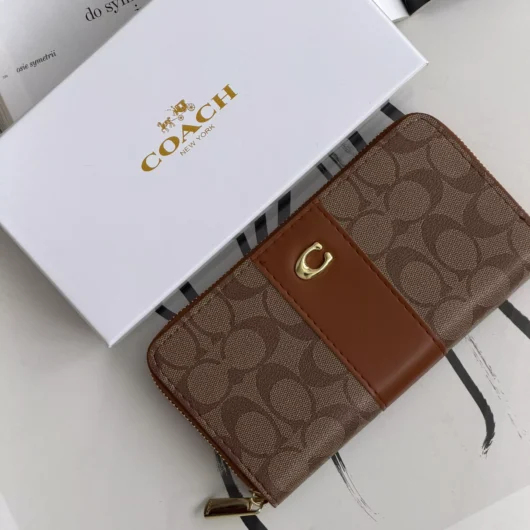 Гаманець Coach Accordion Zip Wallet персиковий