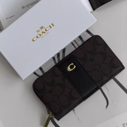 Гаманець Coach Accordion Zip Wallet шоколадний