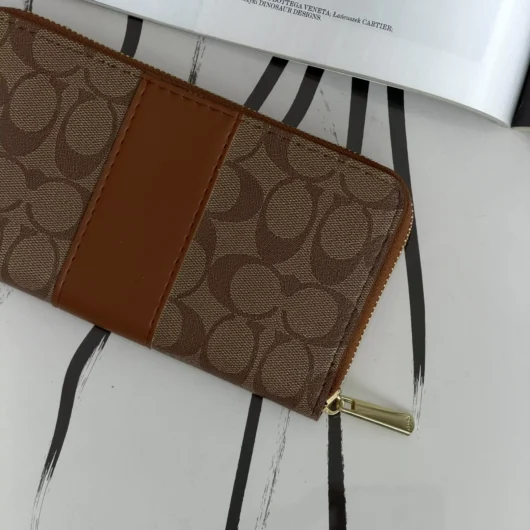 Гаманець Coach Accordion Zip Wallet персиковий