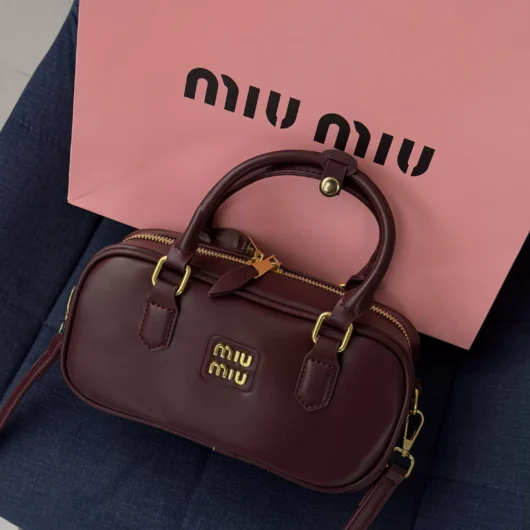 Жіноча сумка Miu Miu Arcadie через плече бордовий