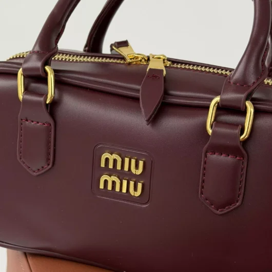 Жіноча сумка Miu Miu Arcadie через плече бордовий