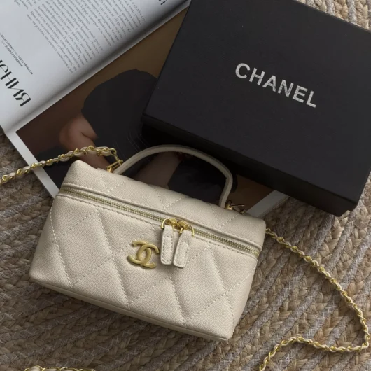Сумка Chanel Vanity with Chain молочний