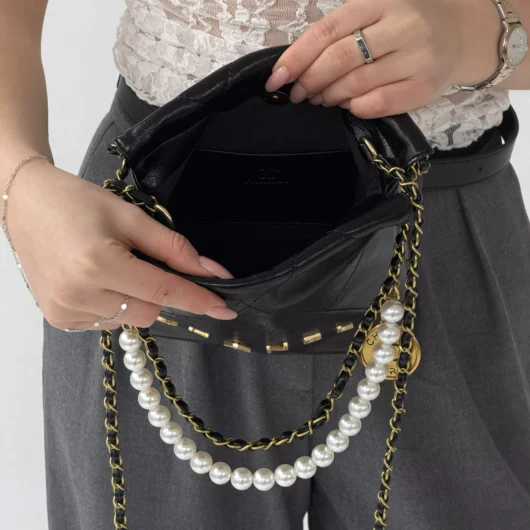 Сумка Chanel 22 Mini Handbag з перлинами чорний