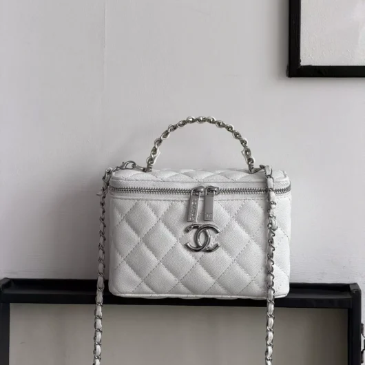 Сумка Chanel Classic Lambskin в сріблі білий