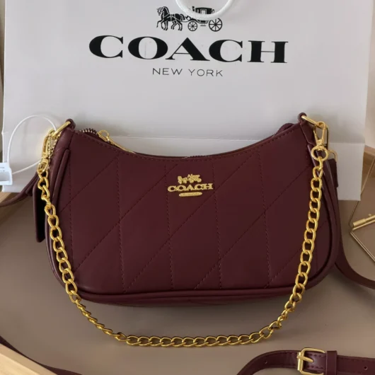 Сумка Coach Teri Shoulder Bag With Quilting бордовий