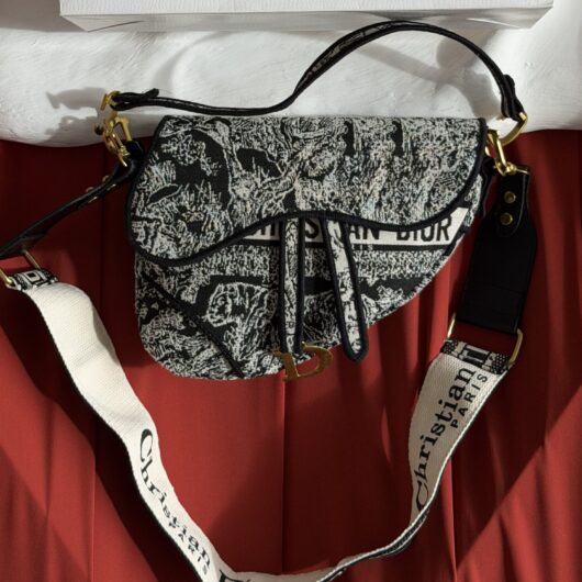 Жіноча сумка Dior Saddle Bag чорний тигр