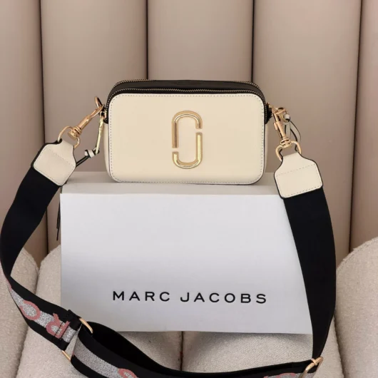 Жіноча сумка крос боді Marc Jacobs The Snapshot молочний