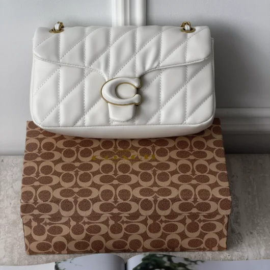 Сумка Coach Tabby Shoulder Bag 26 мат білий