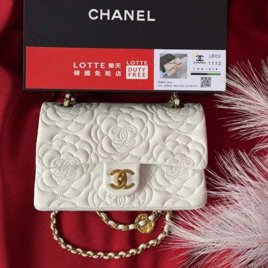 Жіноча сумка Chanel Classic Double Flap Bag Camellia білий золото