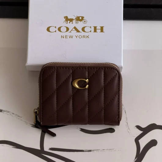 Гаманець Coach mini Quilted Pillow Essential Zip шоколадний