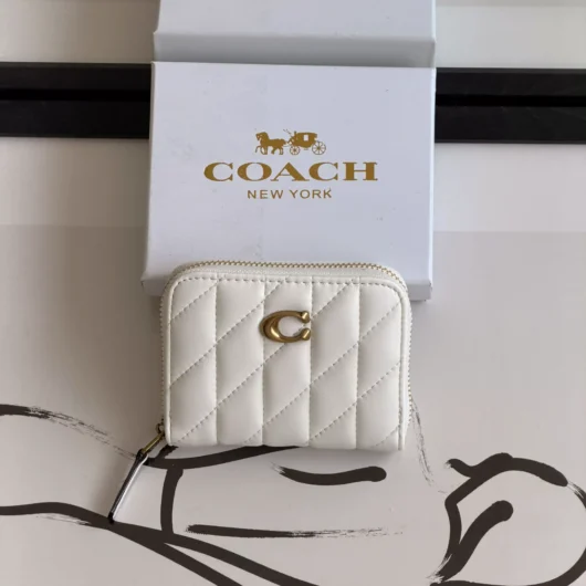 Гаманець Coach mini Quilted Pillow Essential Zip білий
