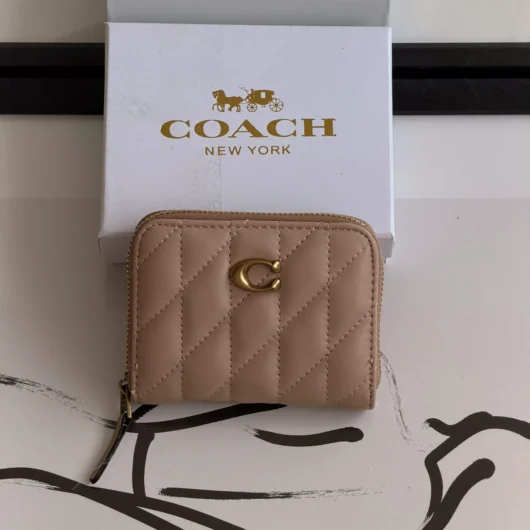Гаманець Coach mini Quilted Pillow Essential Zip бежевий
