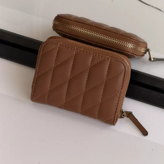 Гаманець Coach mini Quilted Pillow Essential Zip коричневий