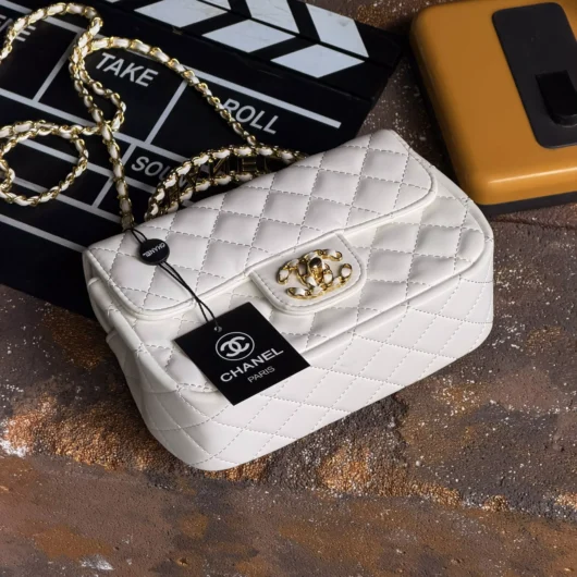 Сумка Chanel Letter Logo Top Handle Flap Wallet on Chain білий