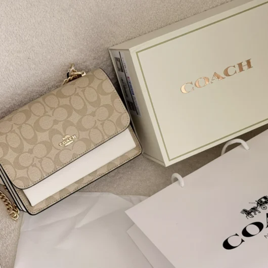 Сумка Coach Mini Klare Crossbody in Signature Canvas молочно-білий